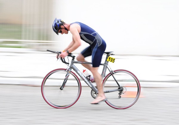 Triathlon Series: Cyclist 195