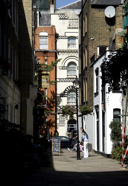 A mews in London