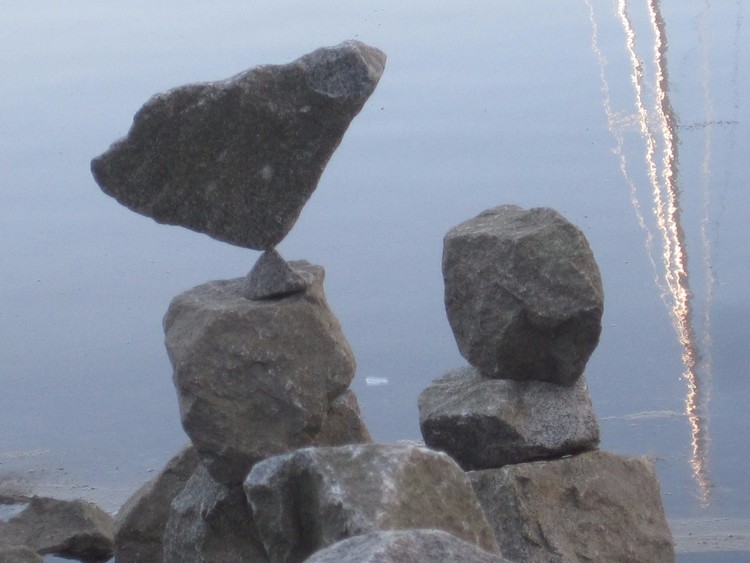 rock balancing