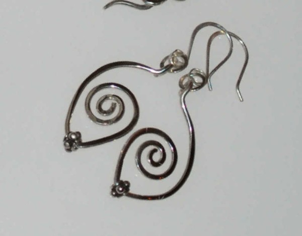 ROYAL PLUM earrings by Cats Eye Gems