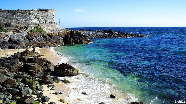 ROCKY BEACH WALK