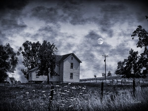 Rise Of The Full Sturgeon Moon