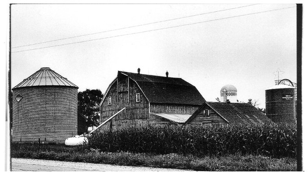 IOWA BARN