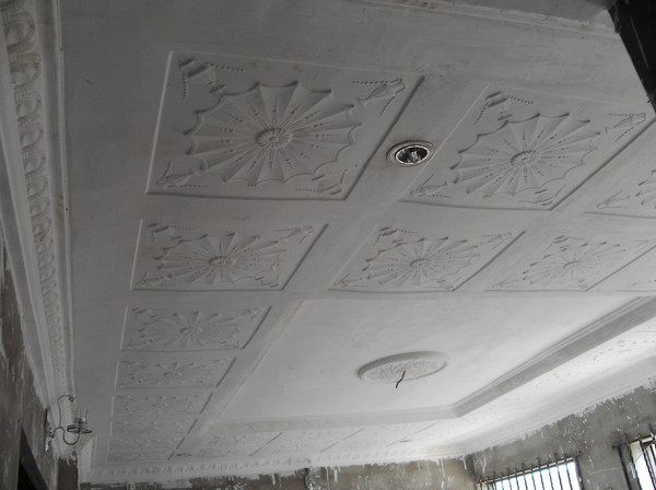 pop ceiling for  sitting rooms