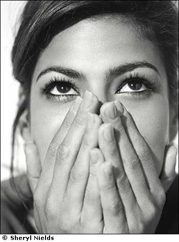 Eve Mendes...