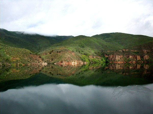 Mirror of Mountains