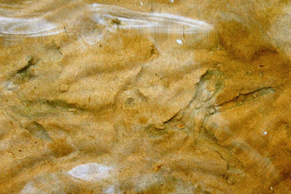 Underwater footprints