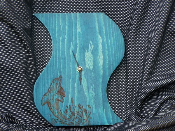 dolphin clock