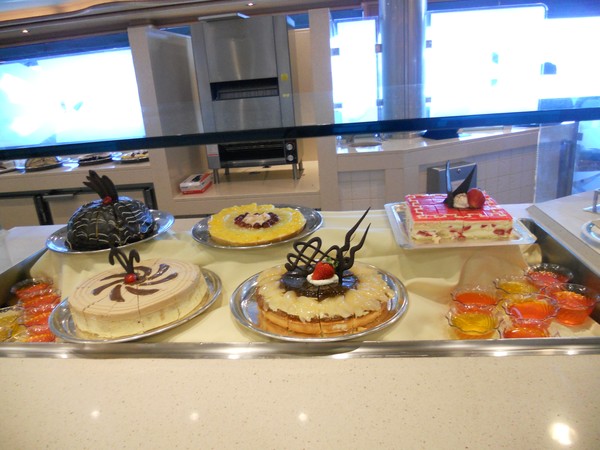 dessert tray on the Sappire Princess