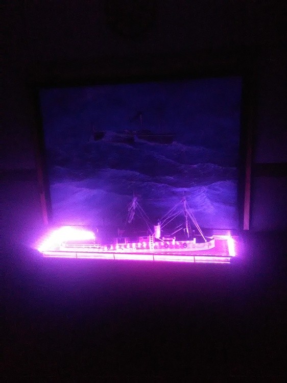 Sailing through stormy waters (led purple)
