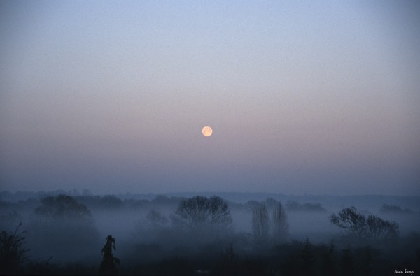 misty moon set