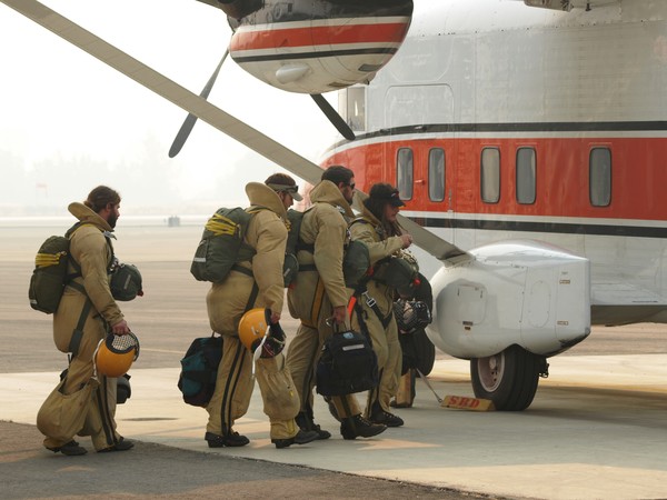 Smokejumpers Heading Out
