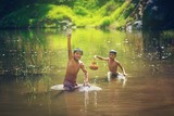by cua tui cuoi tuan